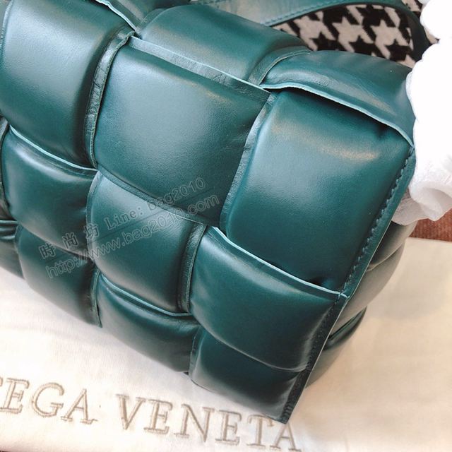 Bottega Veneta女包 寶緹嘉19新款 CASSETTE枕頭包 編織斜跨女包 原單胎牛皮 BV單肩女包 寶石綠  gxz1084